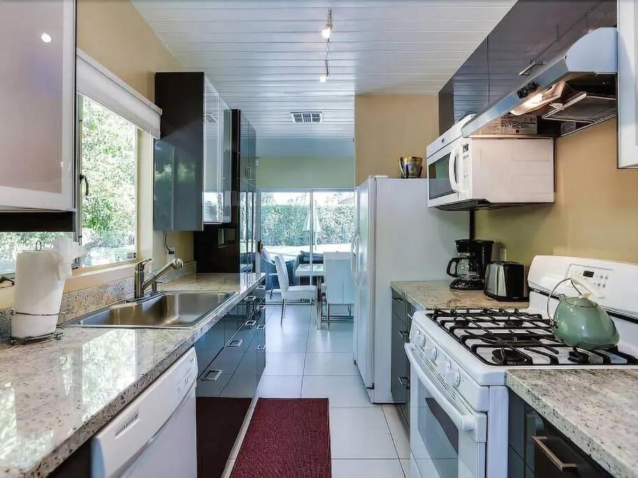 Serene 4 Bed 3 Bath Heated Pool Natural Backyard Heart Of Палм Спринг Екстериор снимка