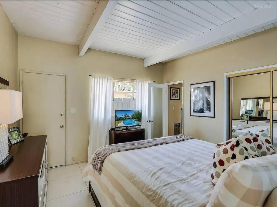 Serene 4 Bed 3 Bath Heated Pool Natural Backyard Heart Of Палм Спринг Екстериор снимка