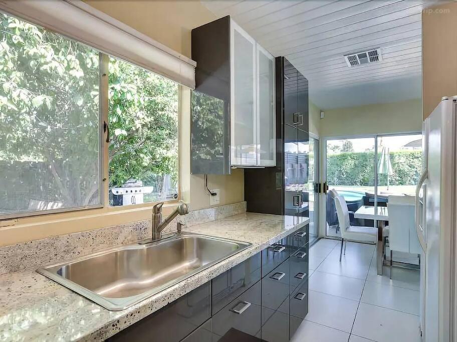 Serene 4 Bed 3 Bath Heated Pool Natural Backyard Heart Of Палм Спринг Екстериор снимка